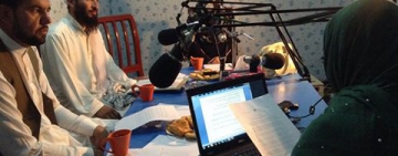 Afghan govt's honors journalists for covering Kunduz battle